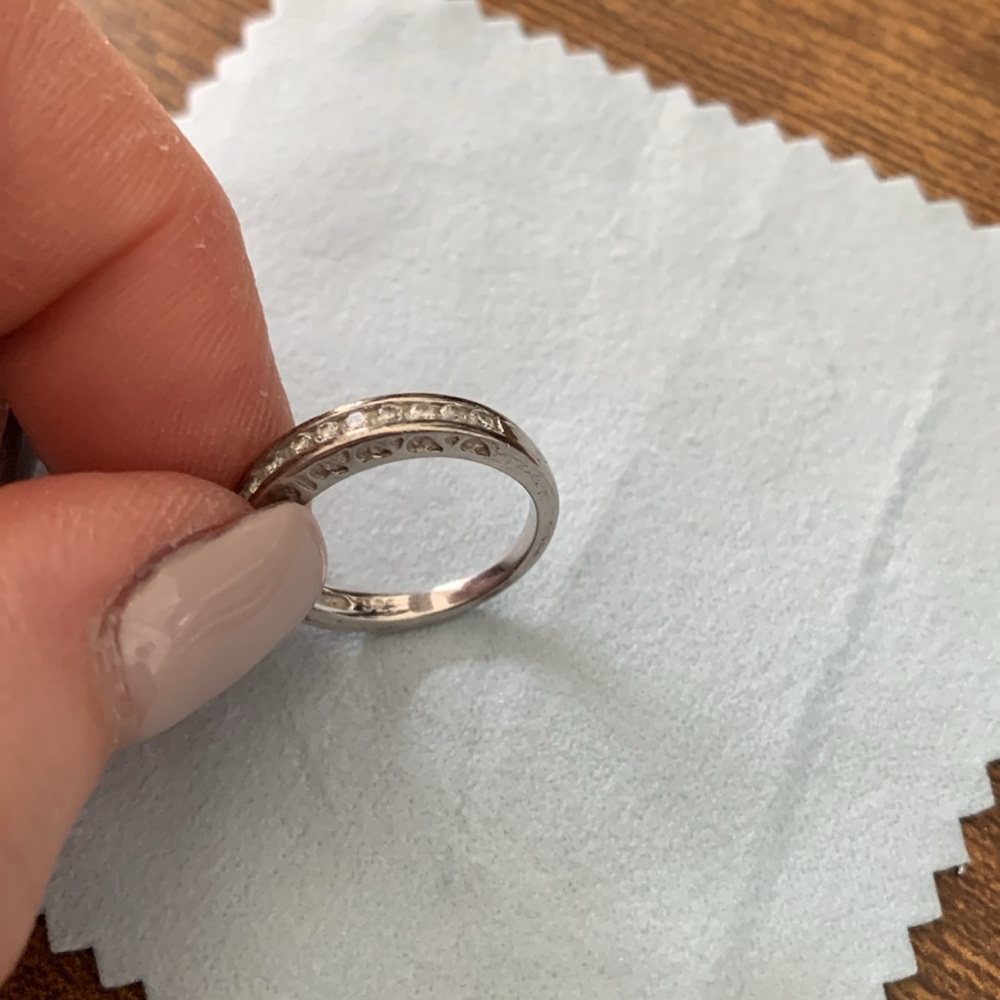 Silver ring - Picture 2 of 4